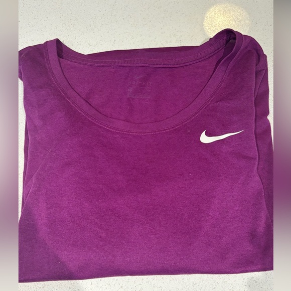 NIKE Dri-Fit Women's Dark Fuchsia Long Sleeve Performance Tee Top S - Picture 2 of 3